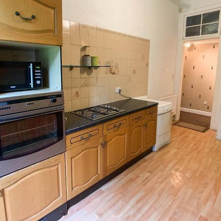 Large Glasgow South Family Home - Free Parking Exteriör bild