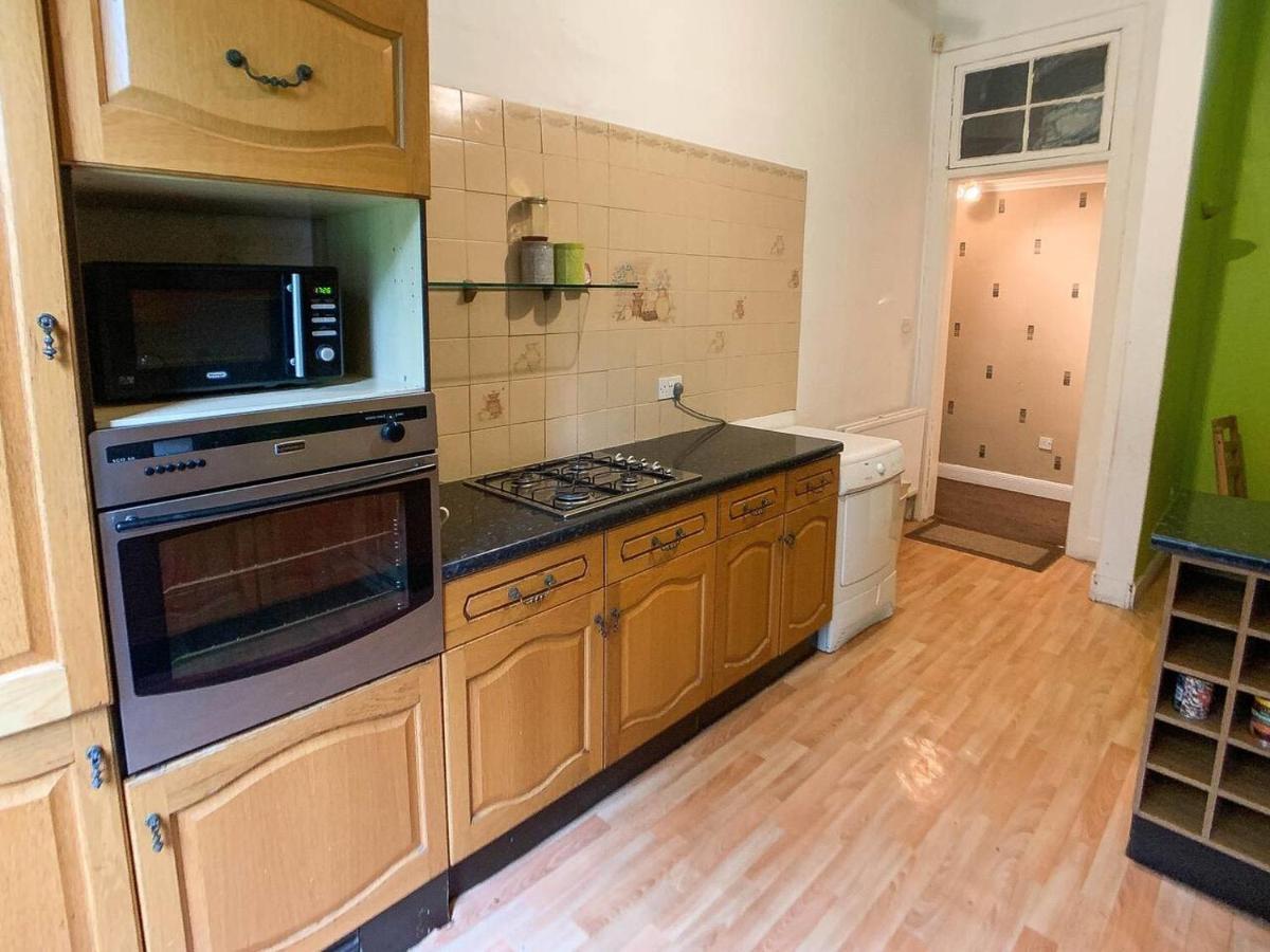 Large Glasgow South Family Home - Free Parking Exteriör bild