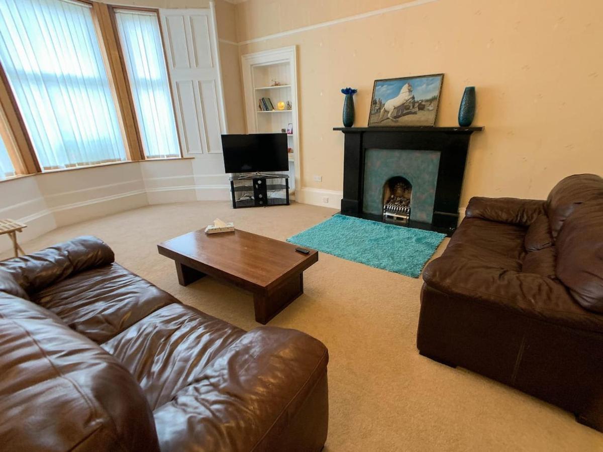 Large Glasgow South Family Home - Free Parking Exteriör bild