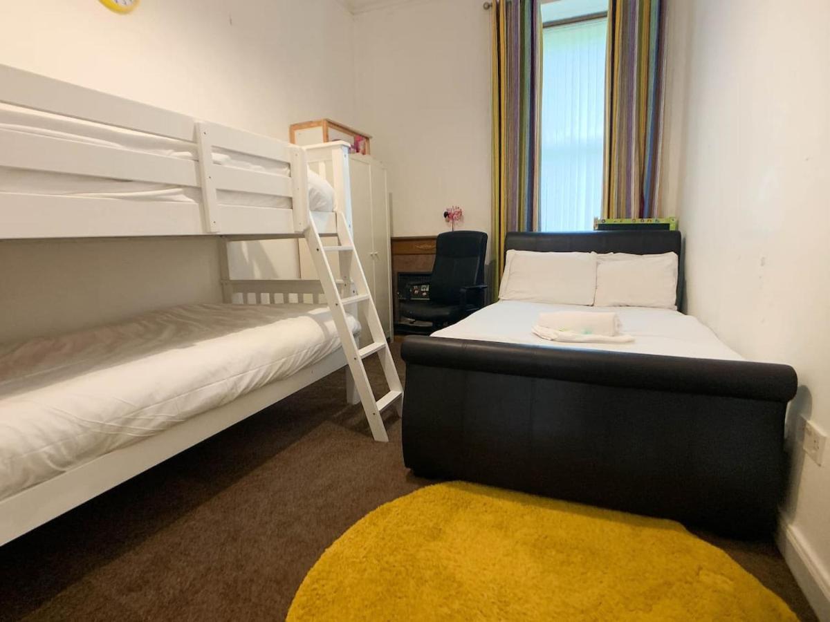 Large Glasgow South Family Home - Free Parking Exteriör bild