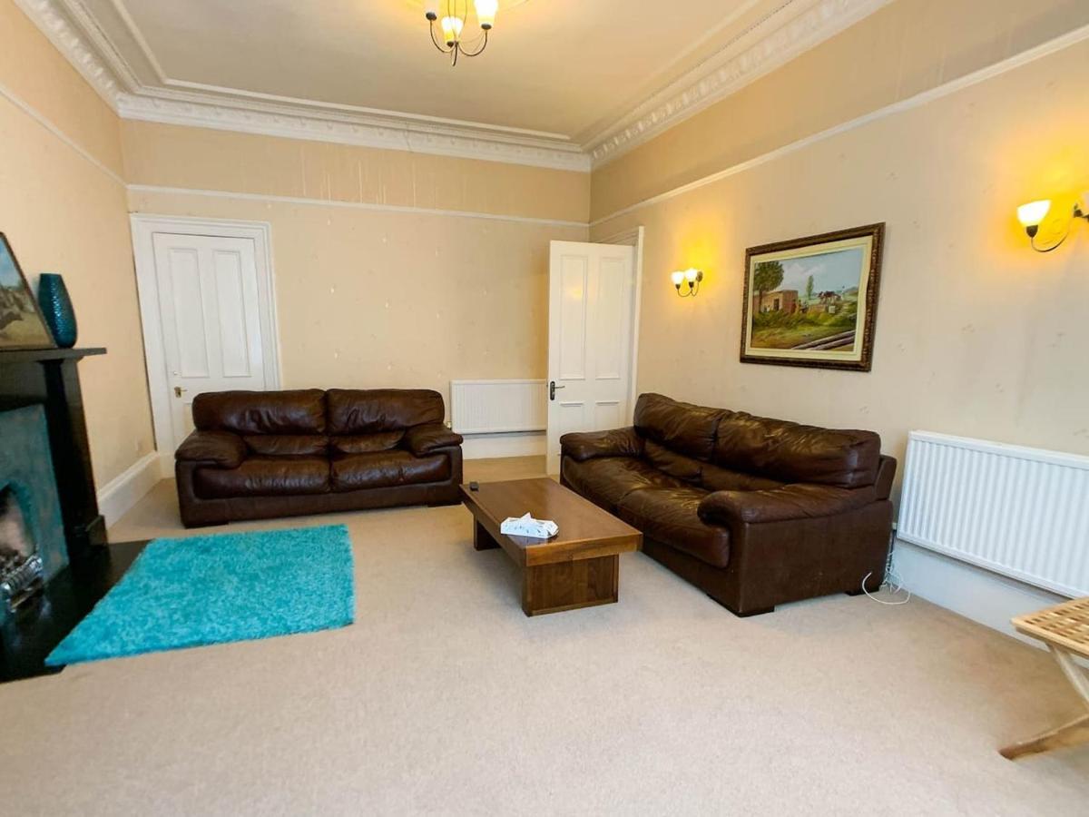 Large Glasgow South Family Home - Free Parking Exteriör bild