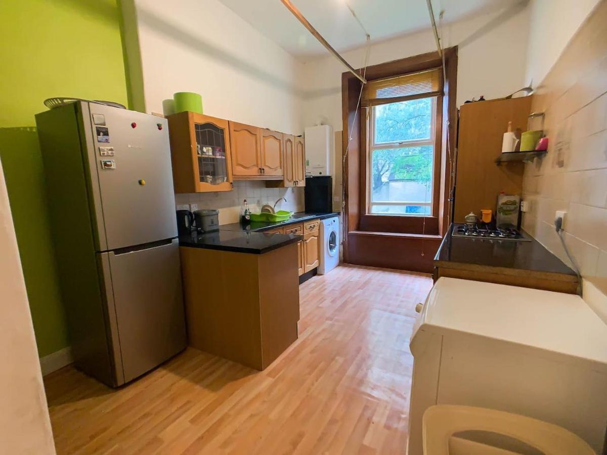Large Glasgow South Family Home - Free Parking Exteriör bild