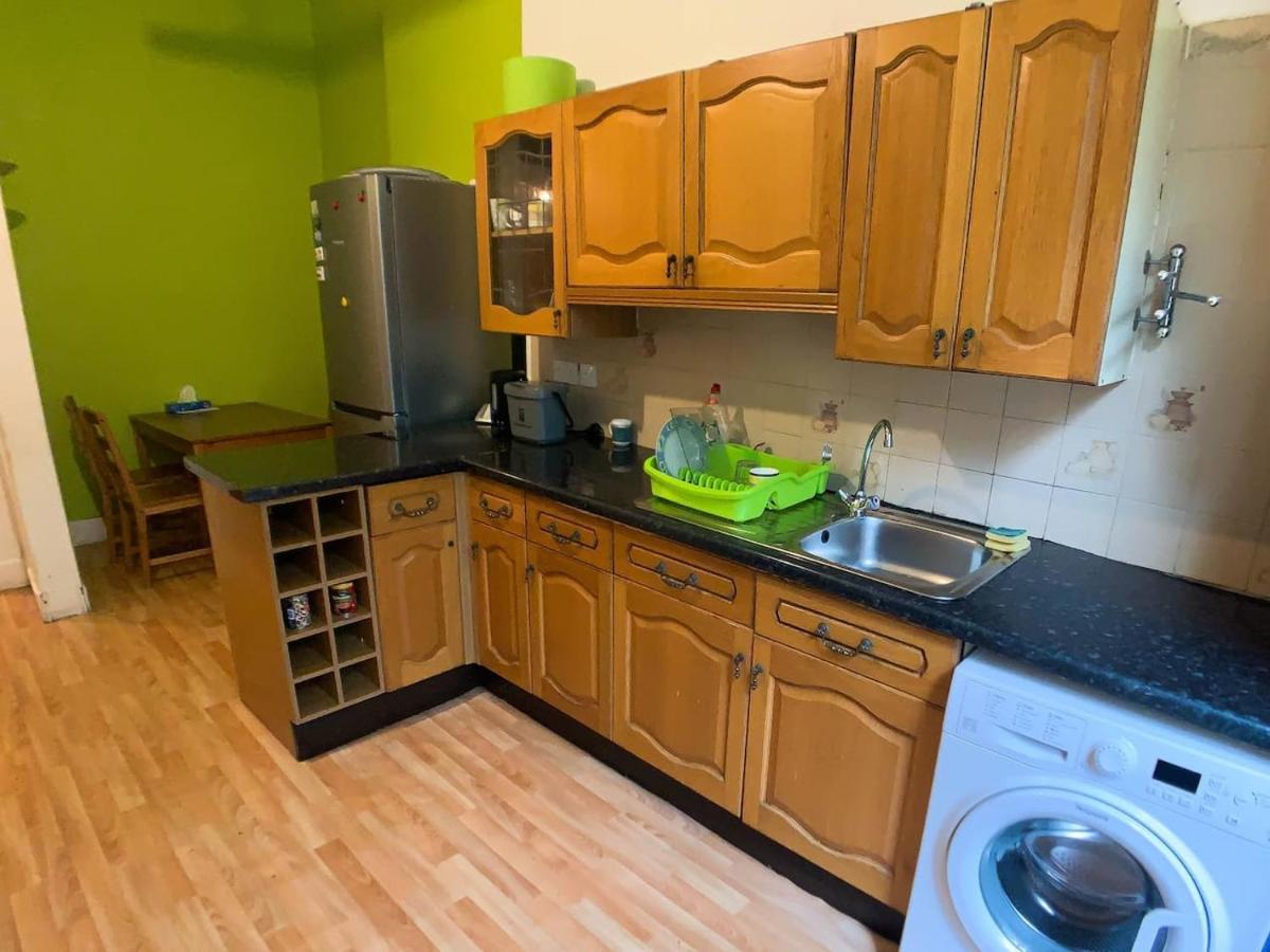 Large Glasgow South Family Home - Free Parking Exteriör bild